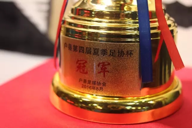 申花1-1扳平英博！主裁回看VAR判宋岳犯规送点，吴曦点射命中
